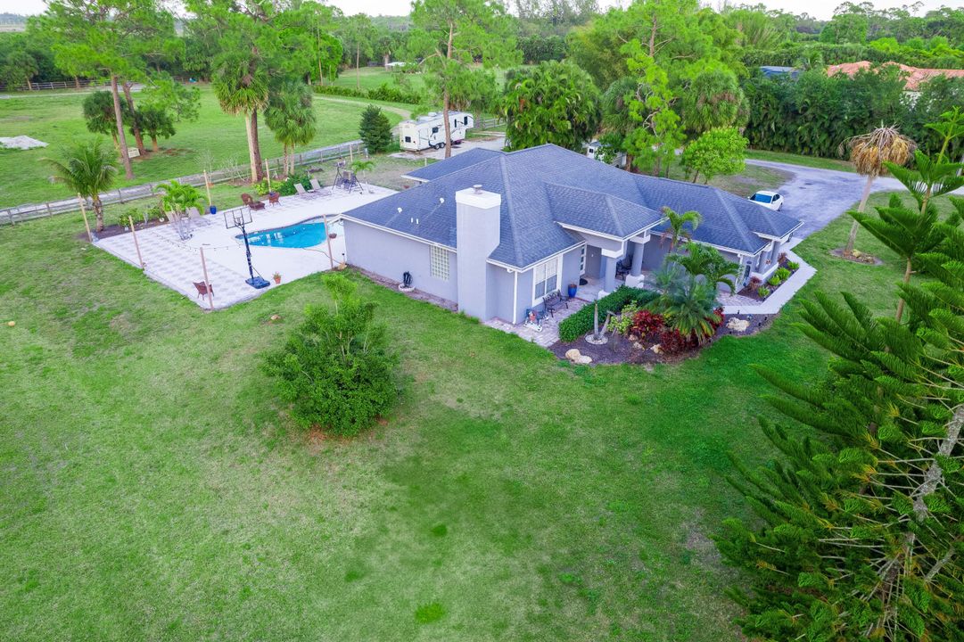 For Sale: $1,395,000 (4 beds, 3 baths, 2078 Square Feet)