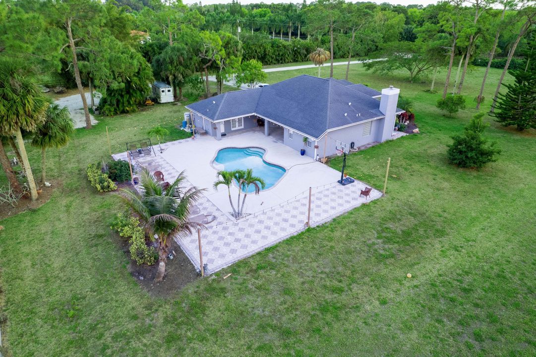 For Sale: $1,395,000 (4 beds, 3 baths, 2078 Square Feet)