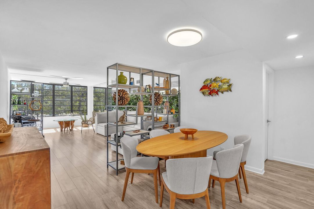 En Venta: $250,000 (2 camas, 2 baños, 1093 Pies cuadrados)