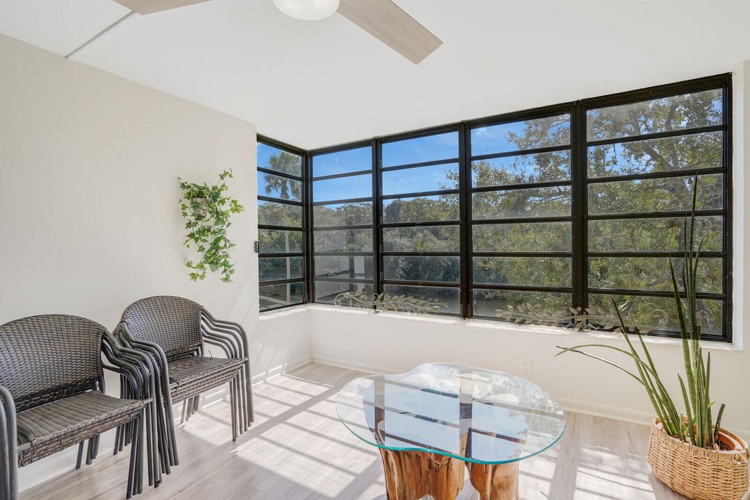 En Venta: $250,000 (2 camas, 2 baños, 1093 Pies cuadrados)