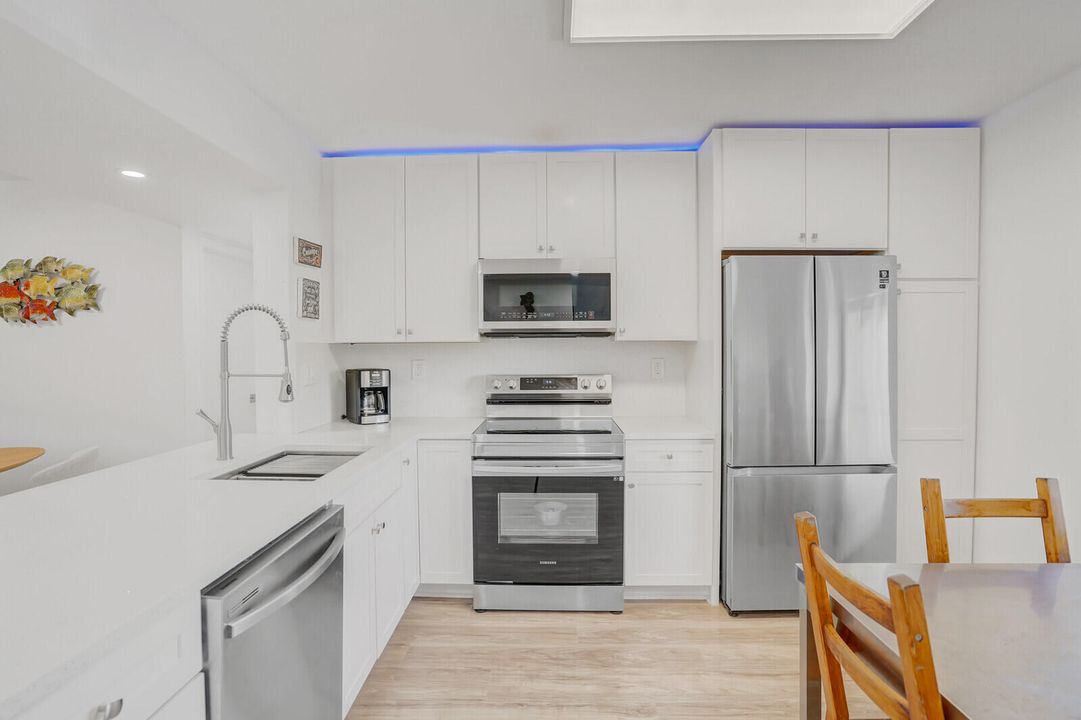 En Venta: $250,000 (2 camas, 2 baños, 1093 Pies cuadrados)