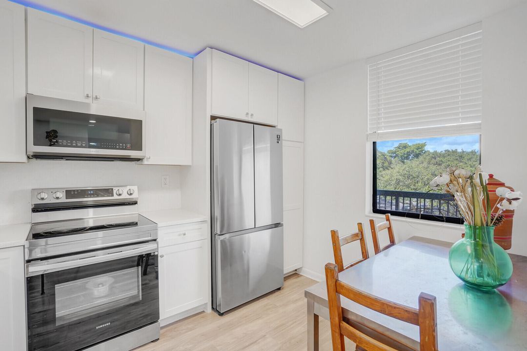 En Venta: $250,000 (2 camas, 2 baños, 1093 Pies cuadrados)