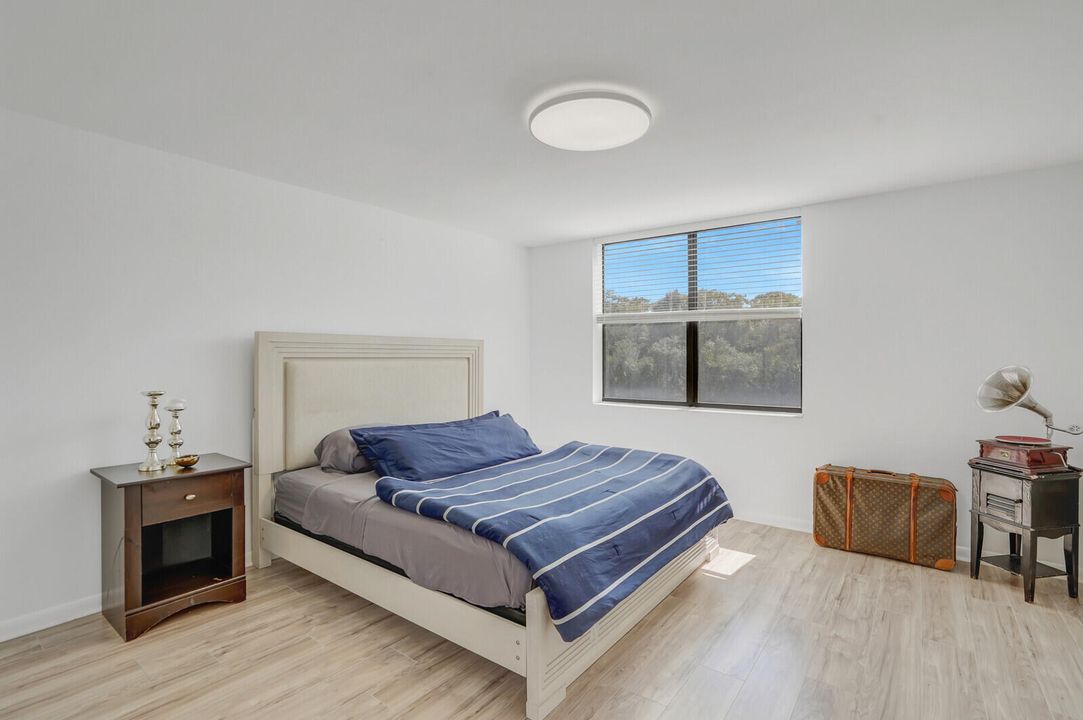 En Venta: $250,000 (2 camas, 2 baños, 1093 Pies cuadrados)