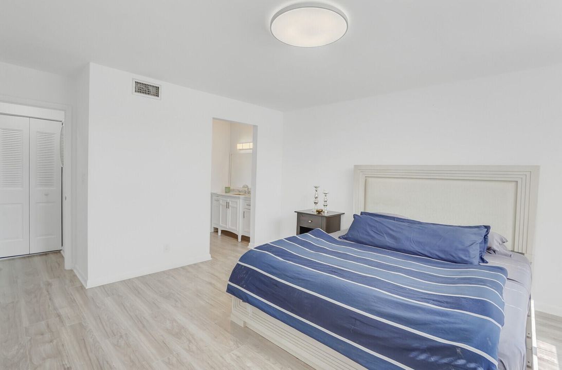 En Venta: $250,000 (2 camas, 2 baños, 1093 Pies cuadrados)