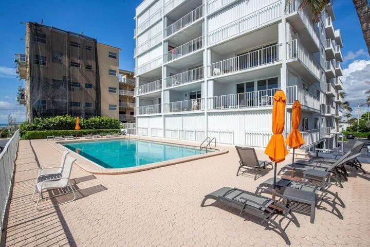 出租: $5,000 (2 贝兹, 2 浴室, 1645 平方英尺)