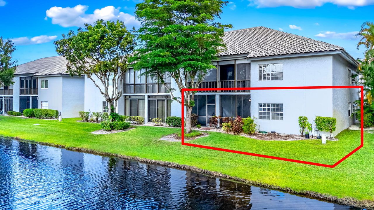 Под контрактом: $329,000 (2 спален, 2 ванн, 2115 Квадратных фут)