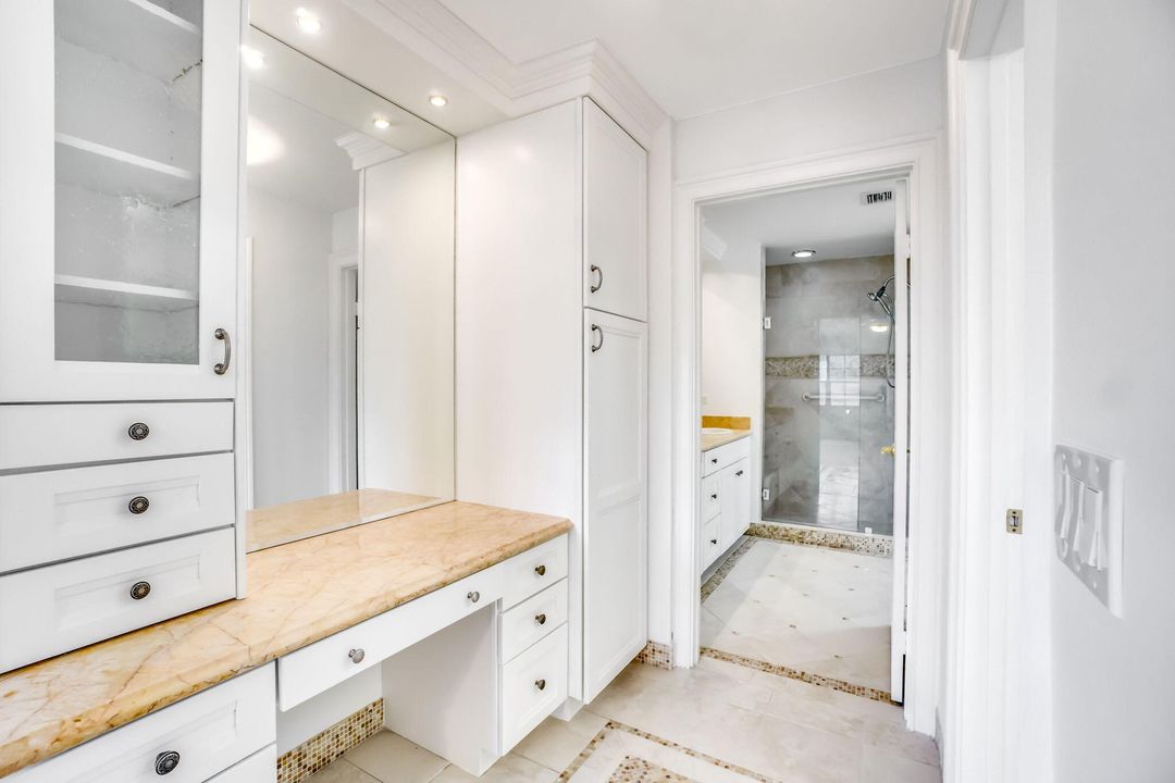 Под контрактом: $329,000 (2 спален, 2 ванн, 2115 Квадратных фут)