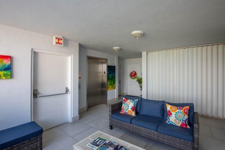 出租: $5,000 (2 贝兹, 2 浴室, 1645 平方英尺)