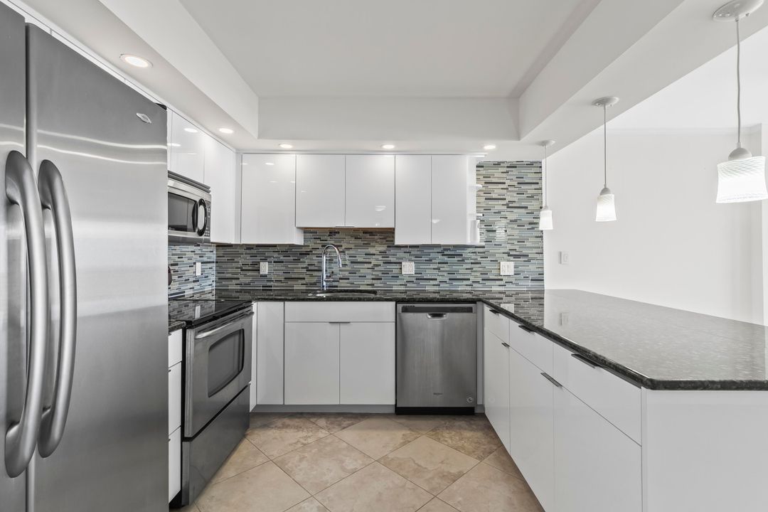 出租: $2,300 (1 贝兹, 1 浴室, 1066 平方英尺)