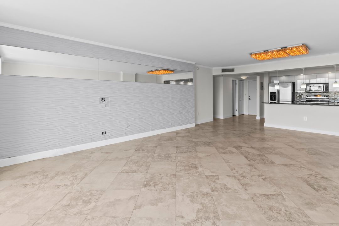 出租: $2,300 (1 贝兹, 1 浴室, 1066 平方英尺)