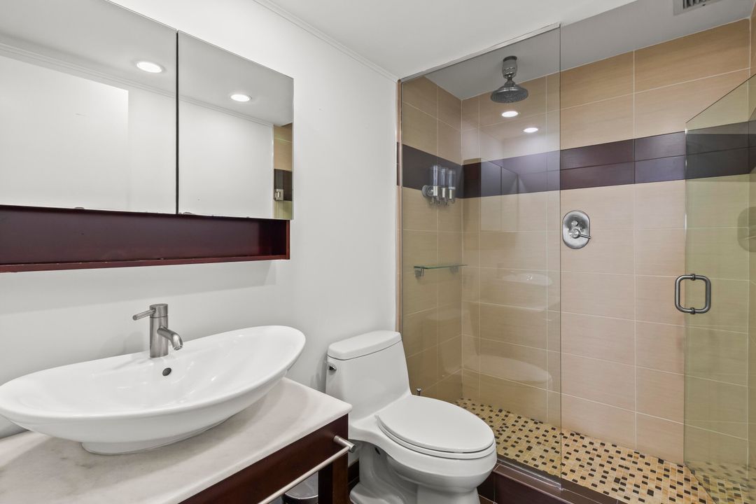 出租: $2,300 (1 贝兹, 1 浴室, 1066 平方英尺)