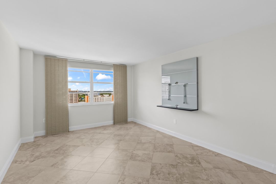 出租: $2,300 (1 贝兹, 1 浴室, 1066 平方英尺)