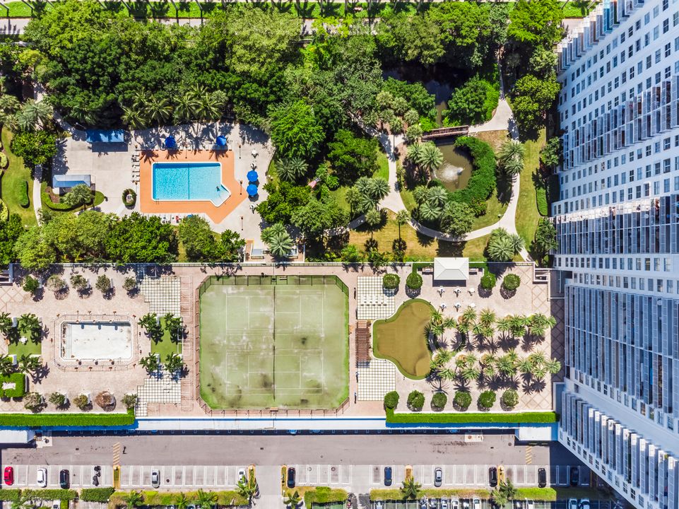 出租: $2,300 (1 贝兹, 1 浴室, 1066 平方英尺)