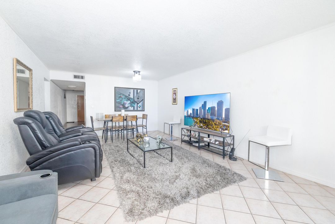 待售: $310,000 (2 贝兹, 2 浴室, 1496 平方英尺)