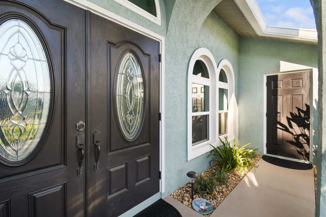 Active With Contract: $549,900 (3 beds, 2 baths, 1947 Square Feet)