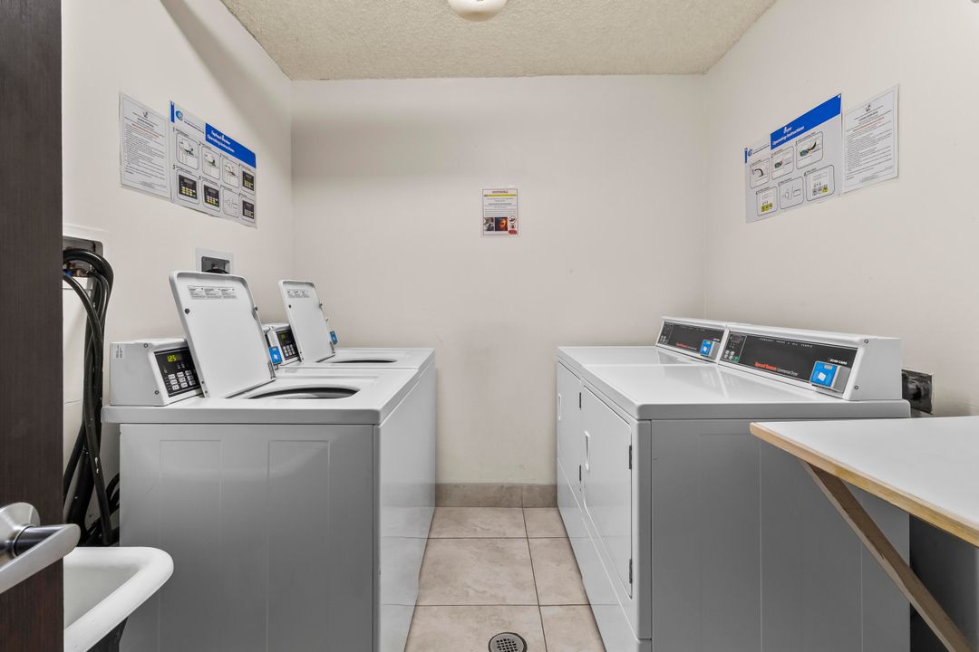 出租: $2,300 (1 贝兹, 1 浴室, 1066 平方英尺)