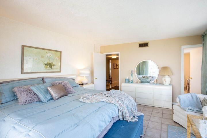 出租: $5,000 (2 贝兹, 2 浴室, 1645 平方英尺)