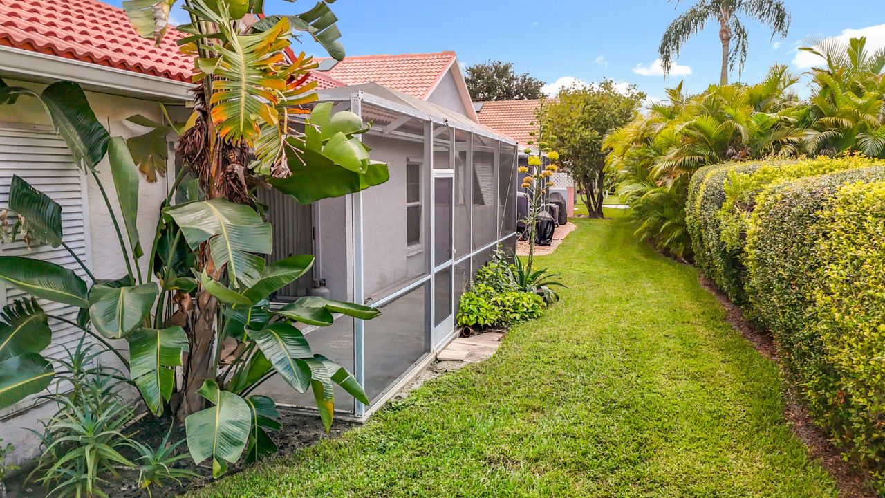 Под контрактом: $399,000 (3 спален, 2 ванн, 1436 Квадратных фут)