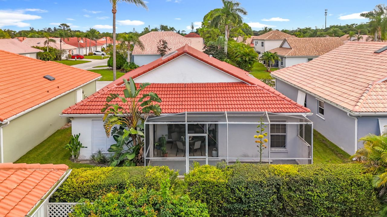 Под контрактом: $399,000 (3 спален, 2 ванн, 1436 Квадратных фут)