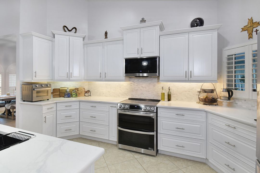 Active With Contract: $549,900 (3 beds, 2 baths, 1947 Square Feet)