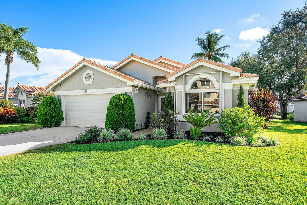 合同活跃: $569,000 (3 贝兹, 2 浴室, 1674 平方英尺)