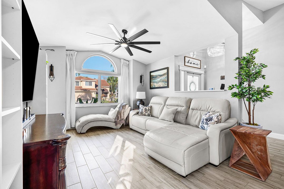 合同活跃: $569,000 (3 贝兹, 2 浴室, 1674 平方英尺)