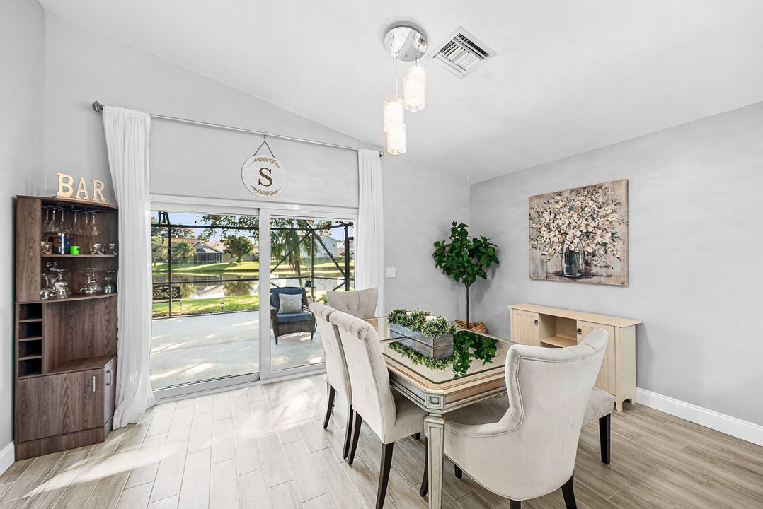 合同活跃: $569,000 (3 贝兹, 2 浴室, 1674 平方英尺)