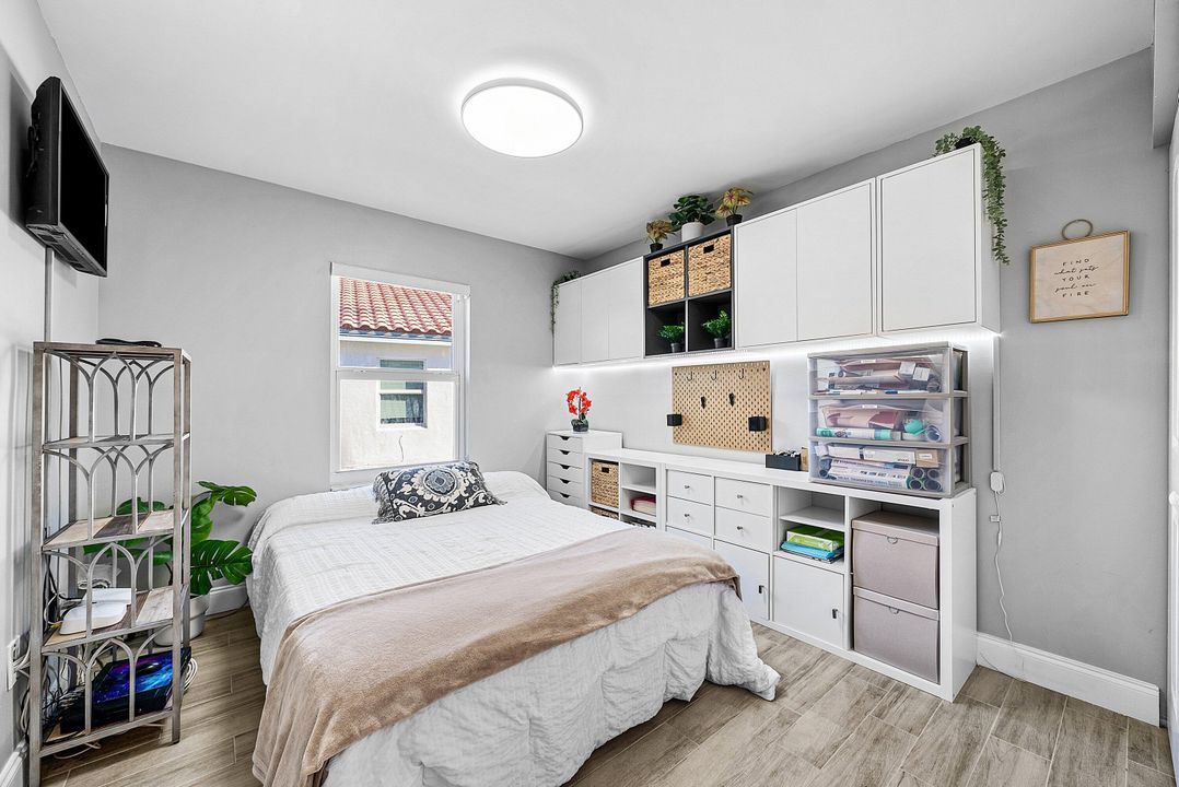 合同活跃: $569,000 (3 贝兹, 2 浴室, 1674 平方英尺)