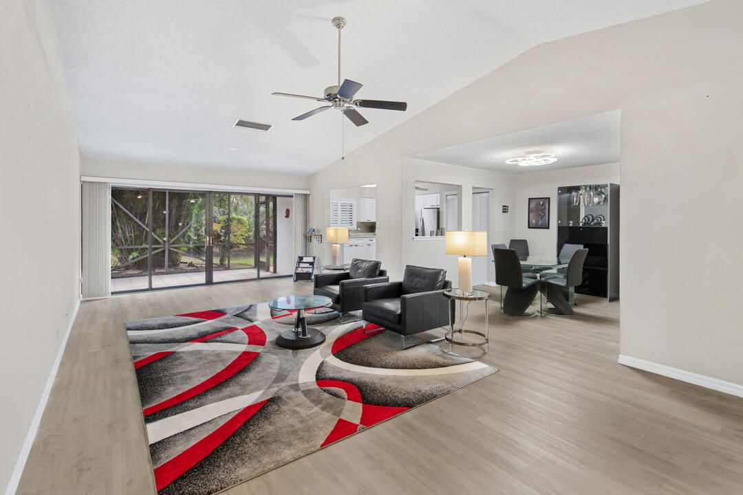 For Sale: $389,000 (3 beds, 2 baths, 1687 Square Feet)