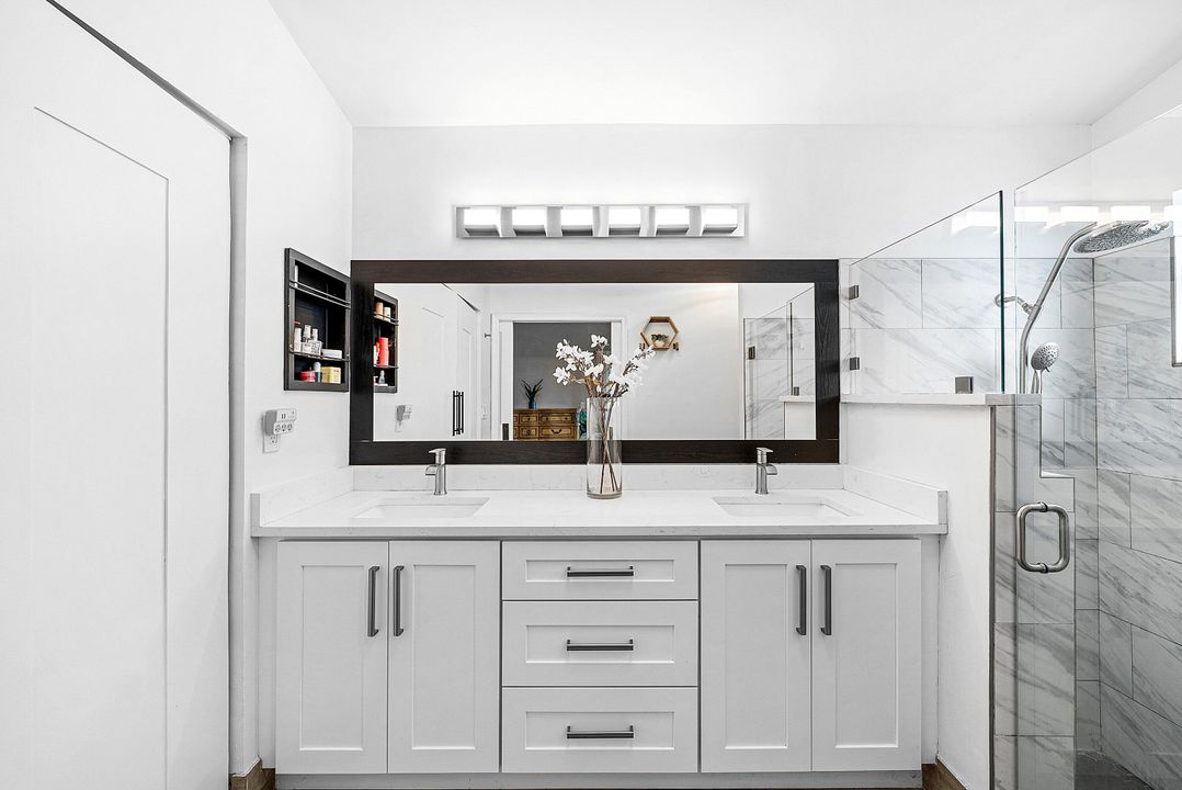 合同活跃: $569,000 (3 贝兹, 2 浴室, 1674 平方英尺)