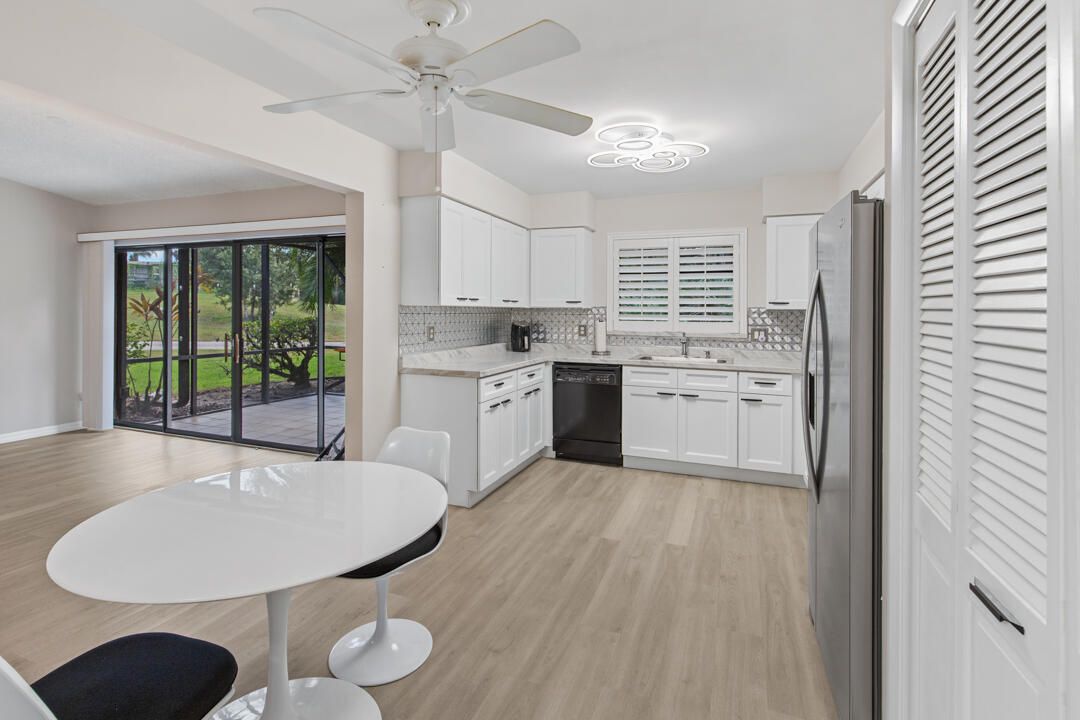 For Sale: $389,000 (3 beds, 2 baths, 1687 Square Feet)