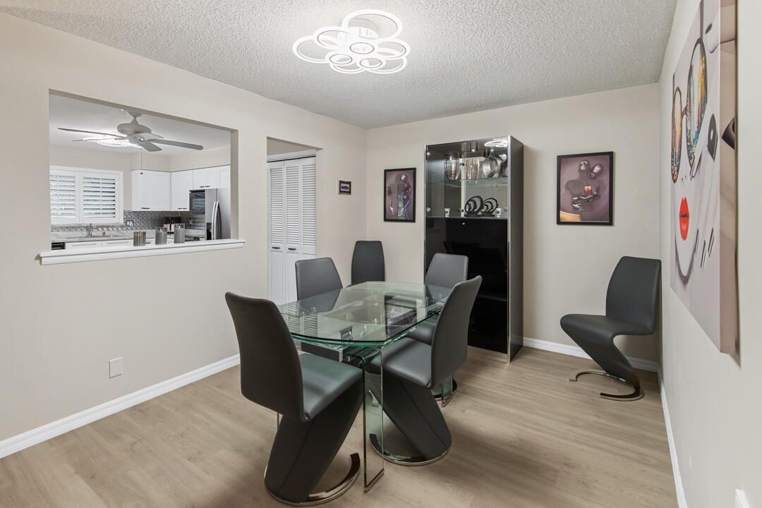 For Sale: $389,000 (3 beds, 2 baths, 1687 Square Feet)