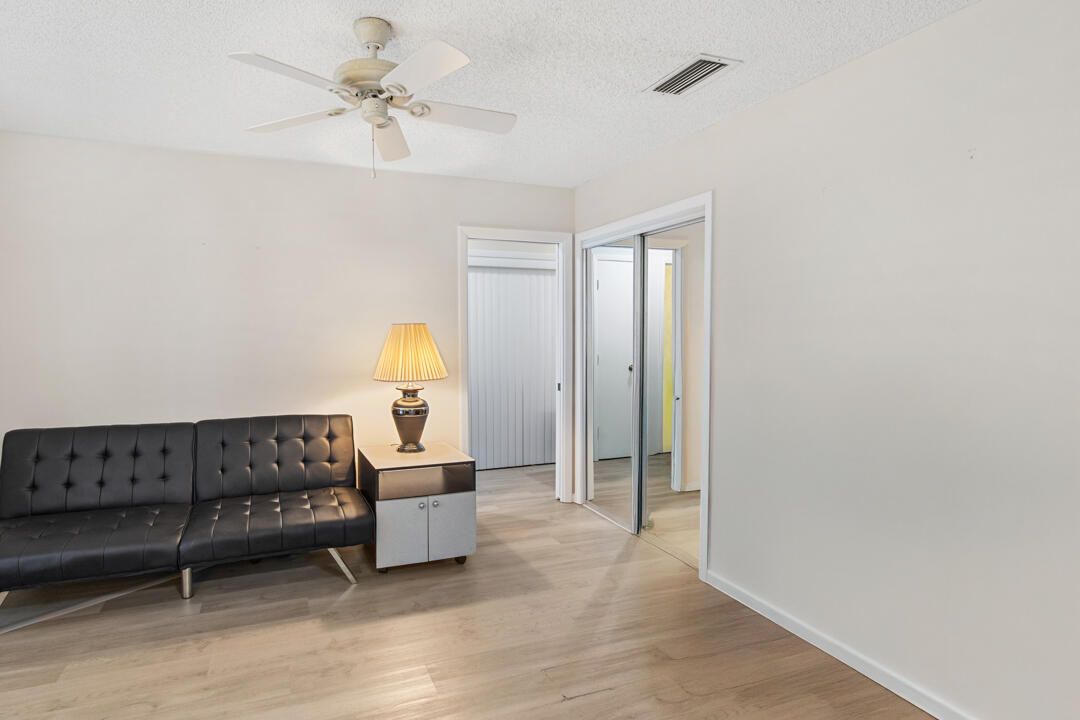 For Sale: $389,000 (3 beds, 2 baths, 1687 Square Feet)