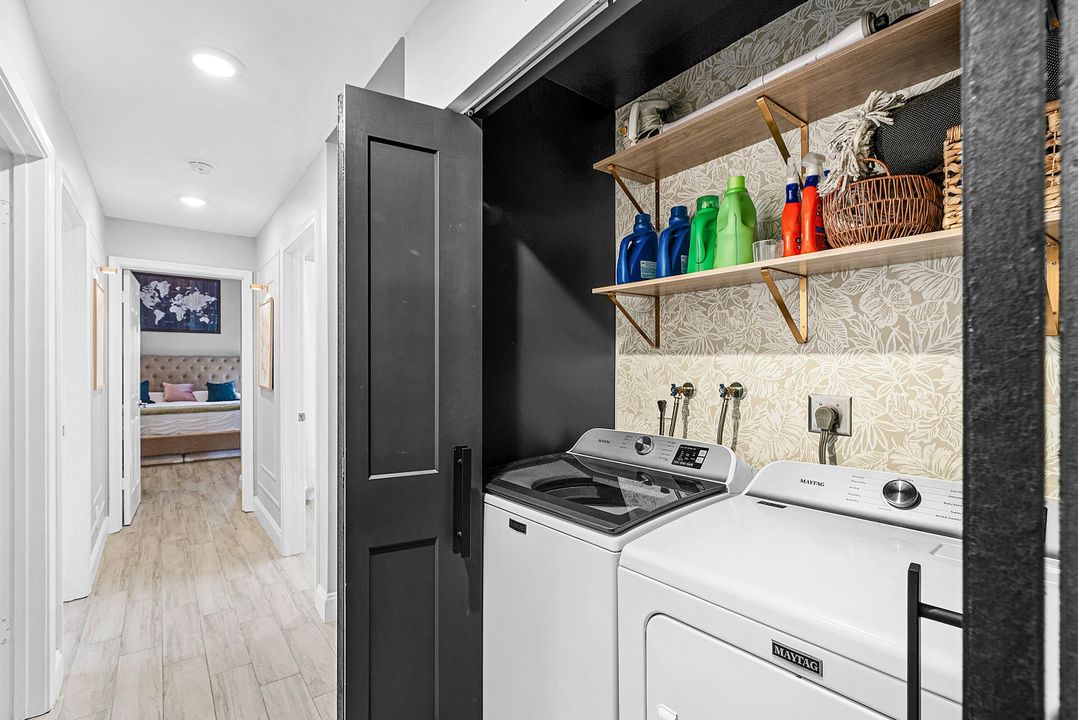 合同活跃: $569,000 (3 贝兹, 2 浴室, 1674 平方英尺)