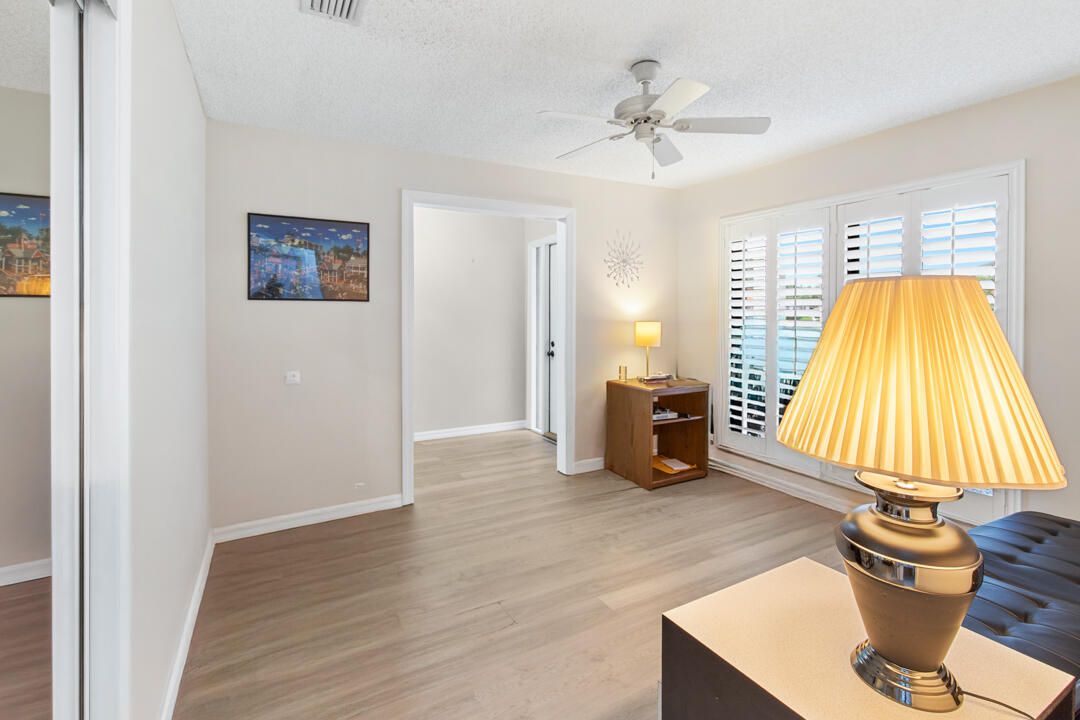 For Sale: $389,000 (3 beds, 2 baths, 1687 Square Feet)