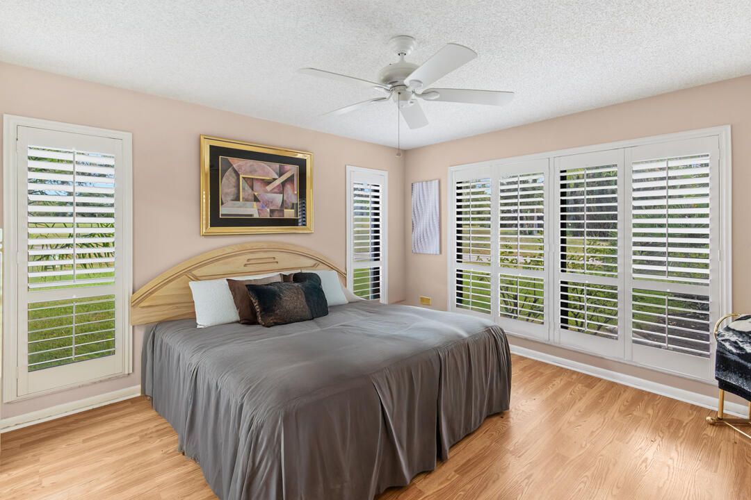 For Sale: $389,000 (3 beds, 2 baths, 1687 Square Feet)