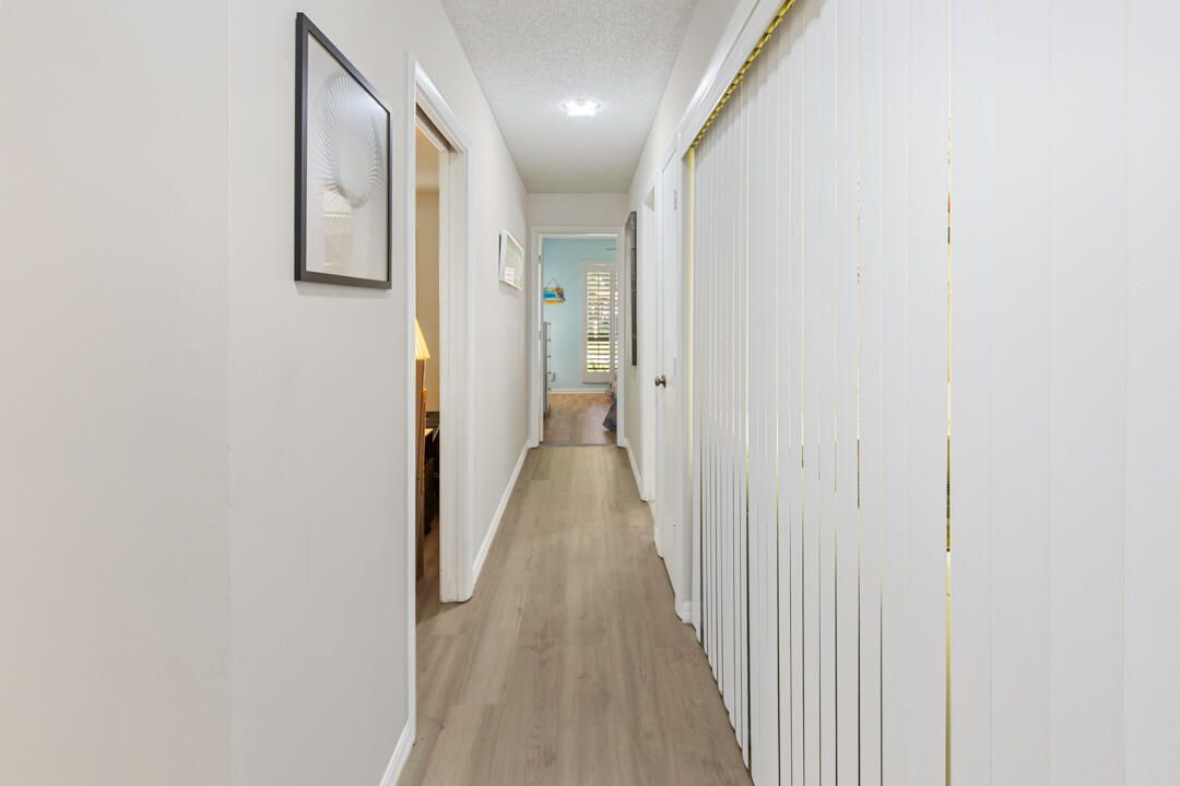 For Sale: $389,000 (3 beds, 2 baths, 1687 Square Feet)