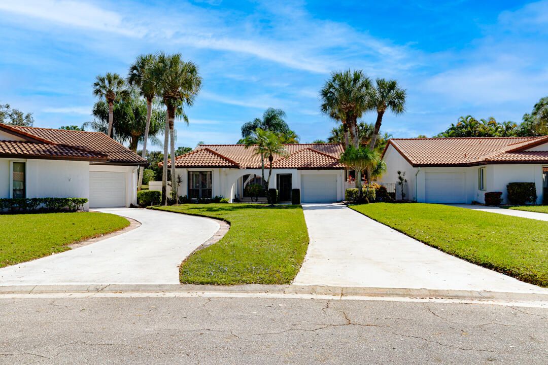 For Sale: $389,000 (3 beds, 2 baths, 1687 Square Feet)