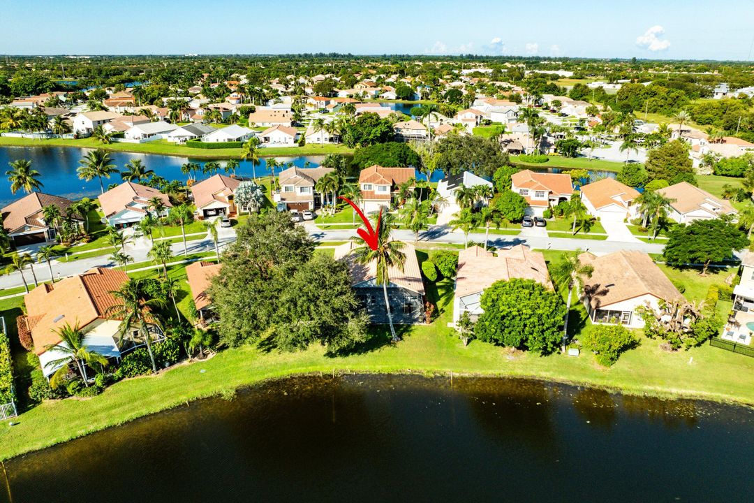 合同活跃: $569,000 (3 贝兹, 2 浴室, 1674 平方英尺)