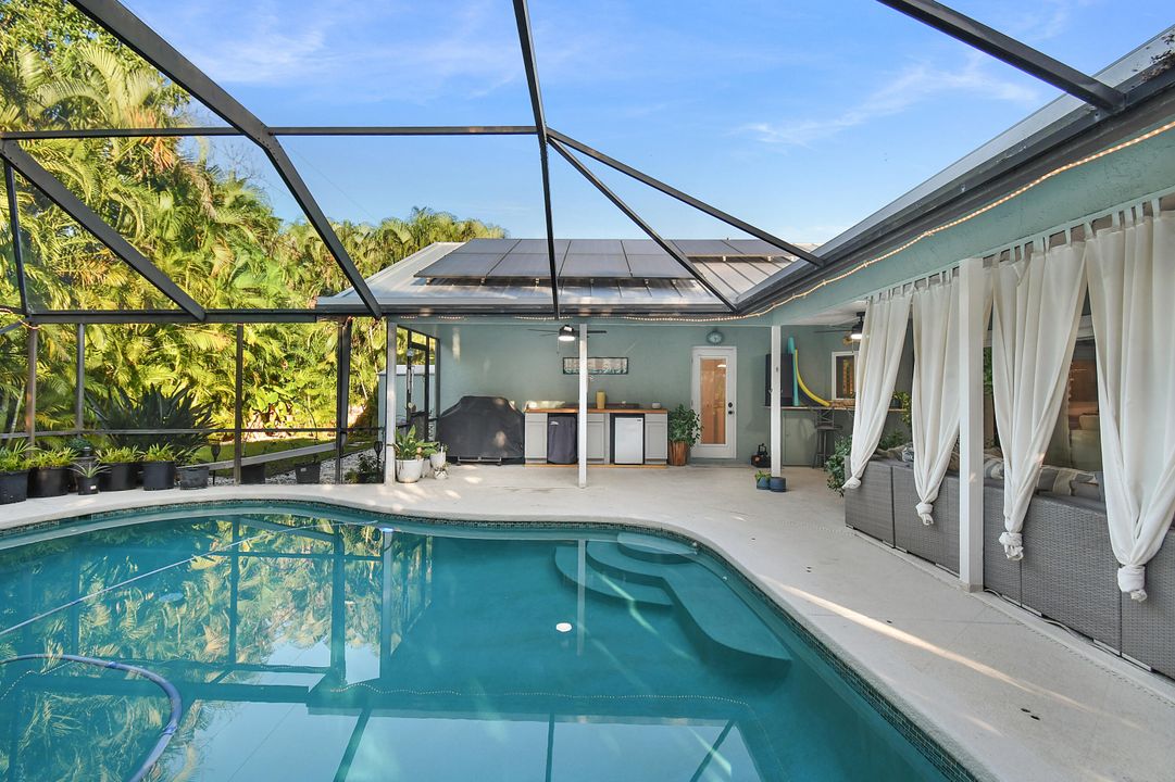 Active With Contract: $549,900 (3 beds, 2 baths, 1947 Square Feet)