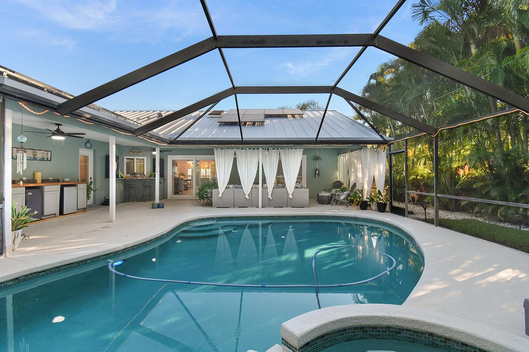 Active With Contract: $549,900 (3 beds, 2 baths, 1947 Square Feet)