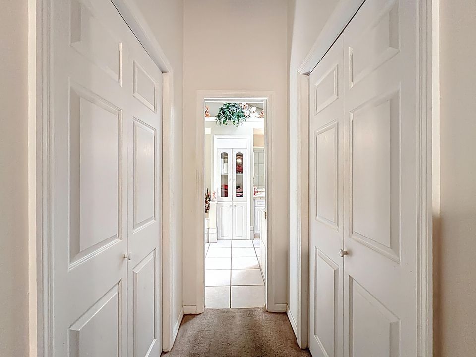 Под контрактом: $399,000 (3 спален, 2 ванн, 1436 Квадратных фут)