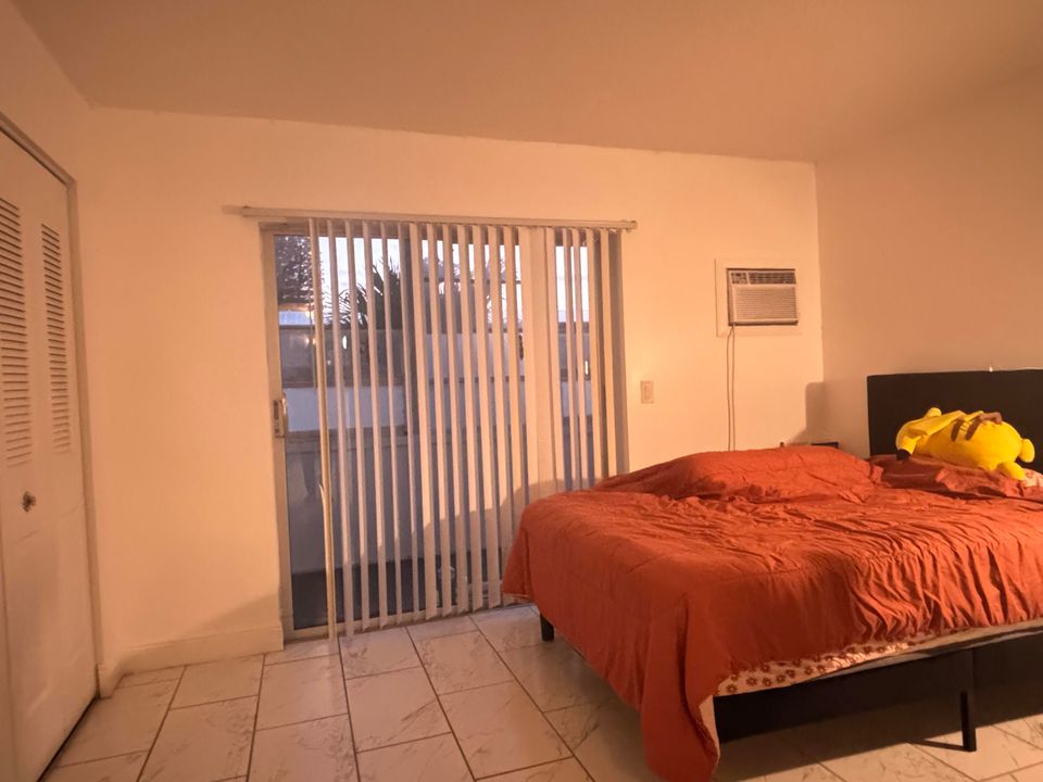 For Sale: $93,000 (1 beds, 1 baths, 570 Square Feet)