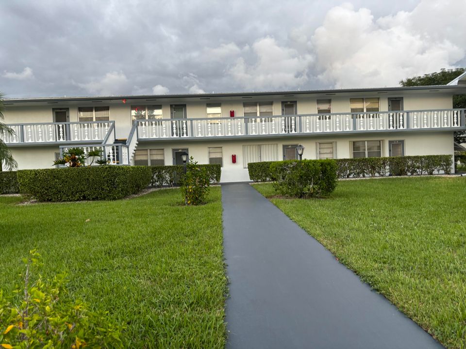 For Sale: $93,000 (1 beds, 1 baths, 570 Square Feet)