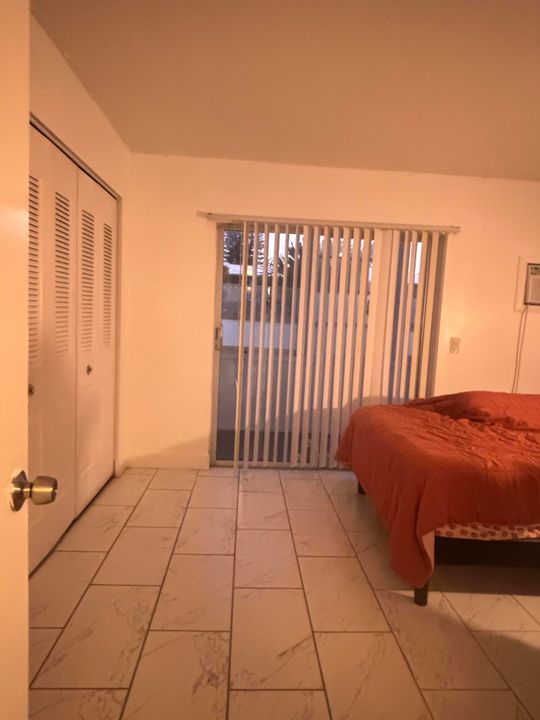 For Sale: $93,000 (1 beds, 1 baths, 570 Square Feet)