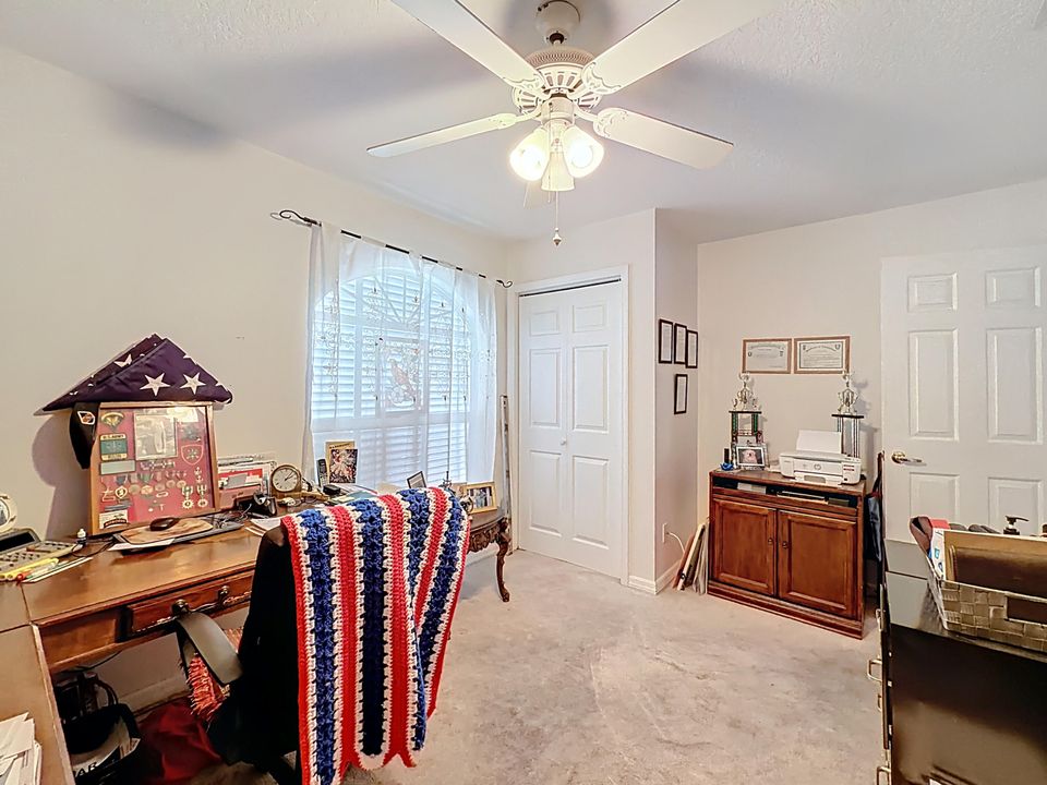 Под контрактом: $399,000 (3 спален, 2 ванн, 1436 Квадратных фут)