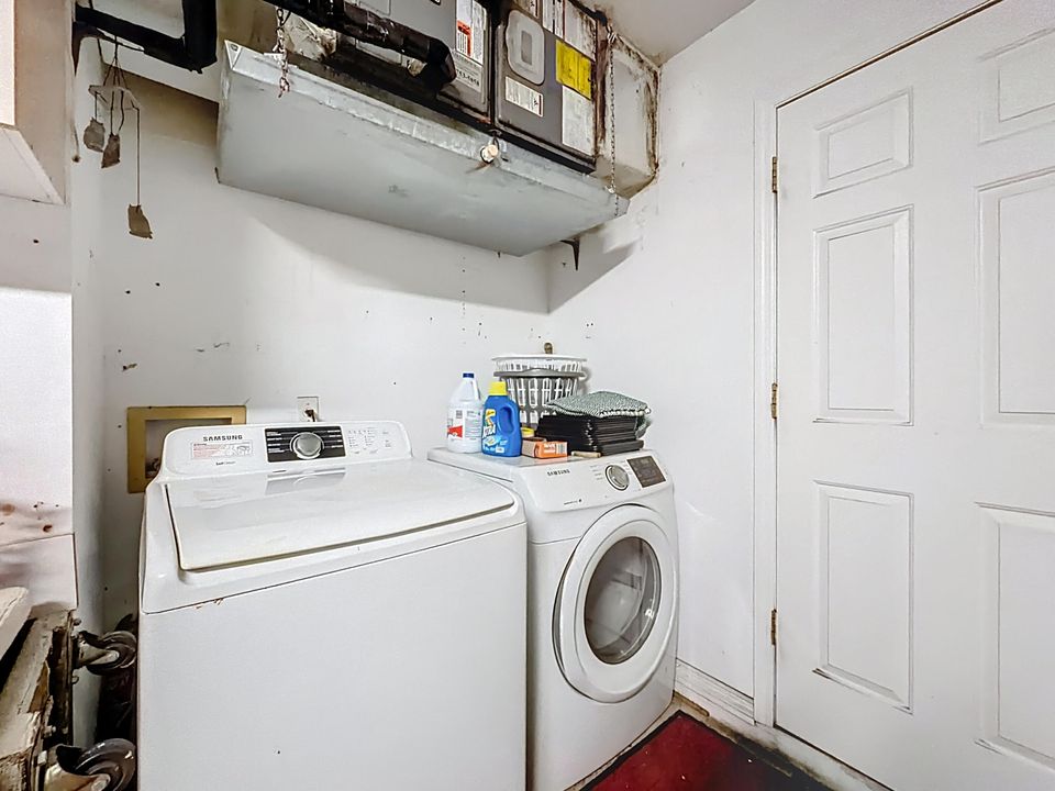 Под контрактом: $399,000 (3 спален, 2 ванн, 1436 Квадратных фут)