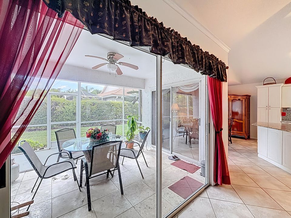 Под контрактом: $399,000 (3 спален, 2 ванн, 1436 Квадратных фут)