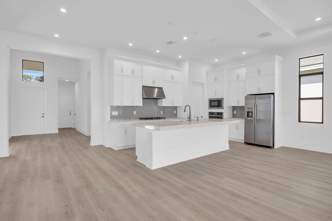 En Venta: $869,990 (3 camas, 3 baños, 2196 Pies cuadrados)