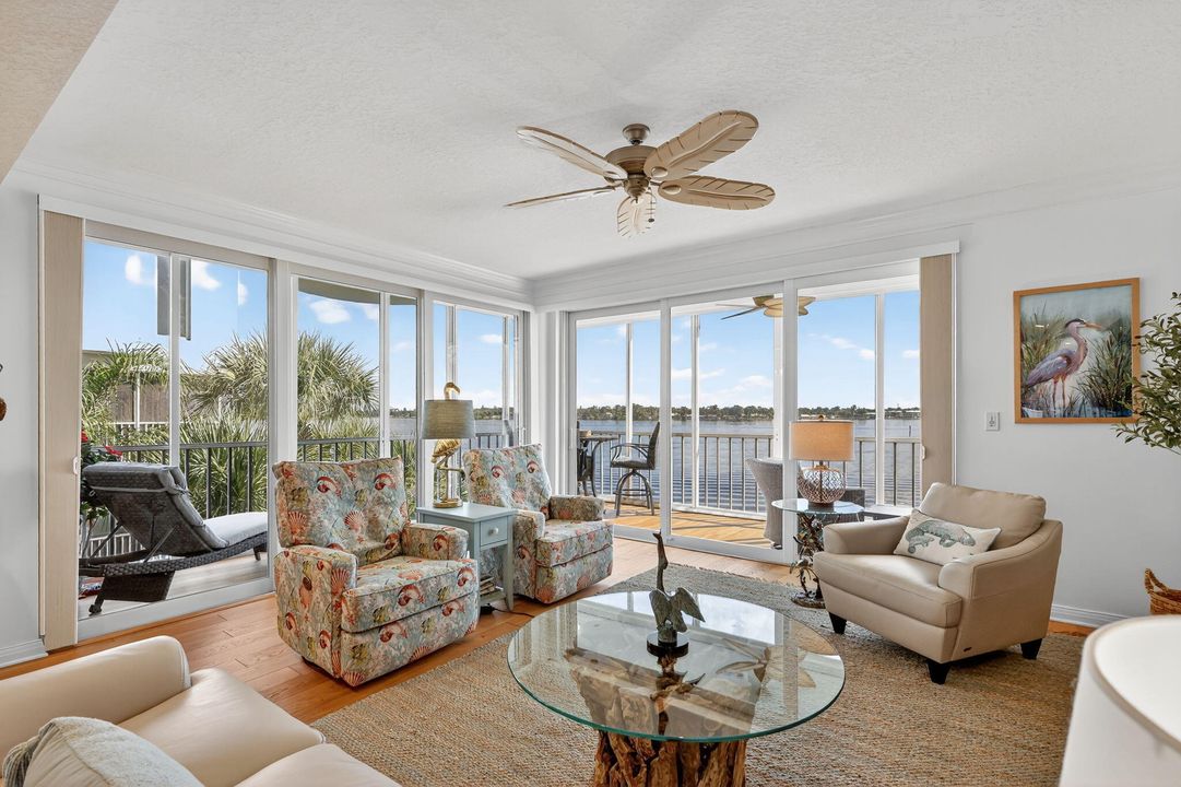 待售: $1,075,000 (3 贝兹, 2 浴室, 2165 平方英尺)